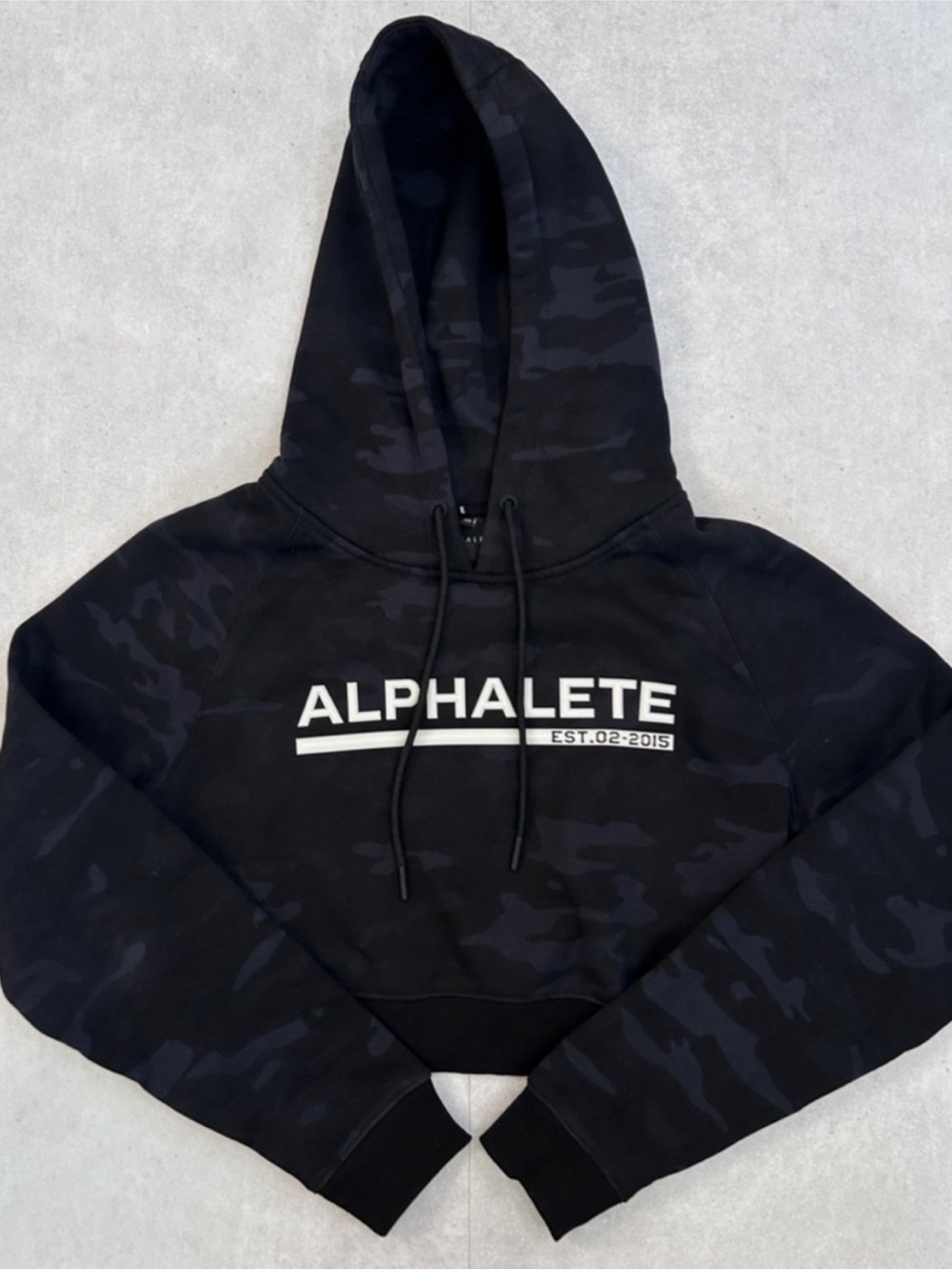 NWT Alphalete Black Camo Logo Cropped Hoodie, Size XS